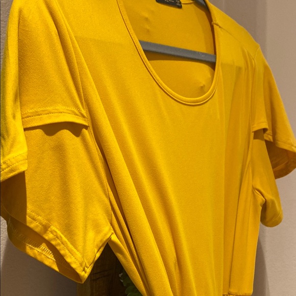 Elegant Yellow Dress - Picture 2 of 7